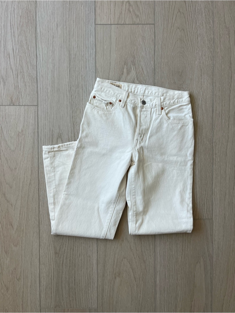 Levi's Straight Leg Jeans in Off-White/Cream
